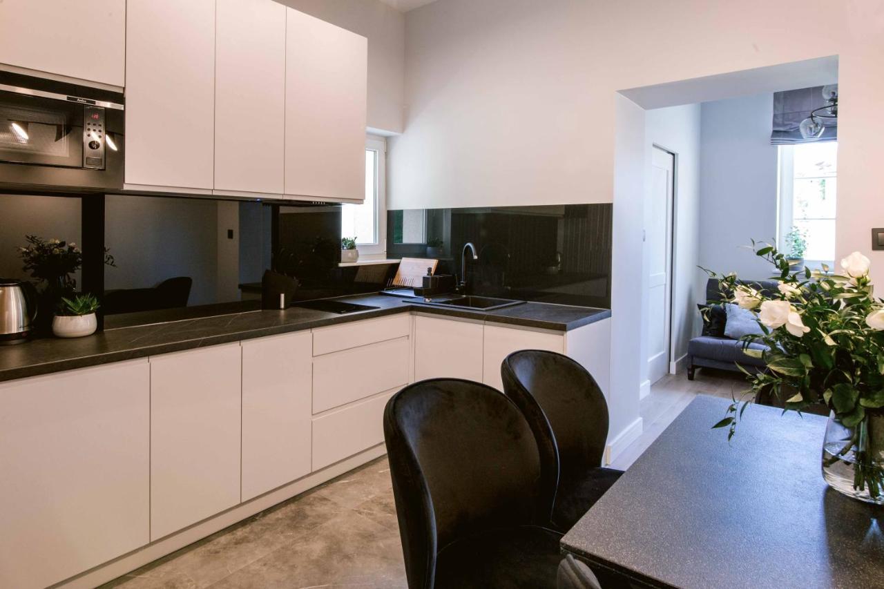 Rent Mariana Mokwy 20 Apartment *